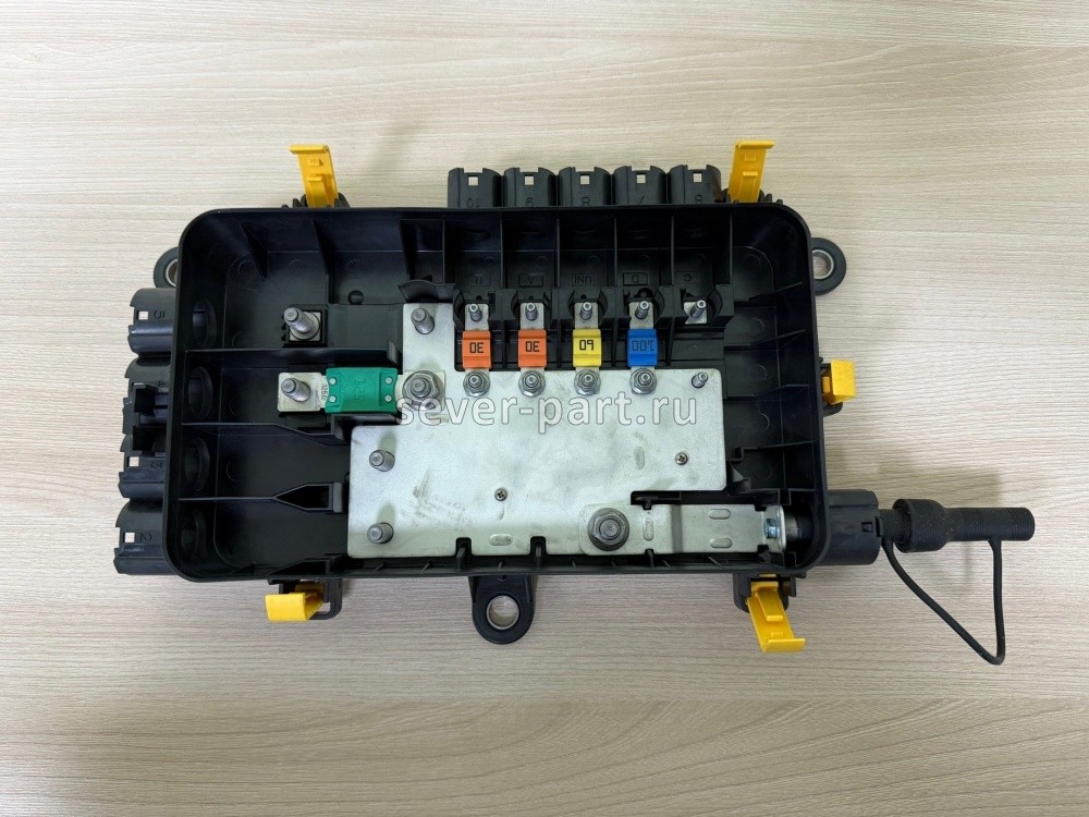 Корпус блока предохранителей (без клеммы) КамАЗ 54901 (0301187/00) / MTA 0301189/00