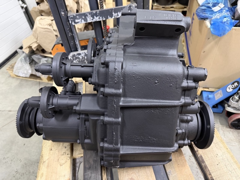 Коробка раздаточная без КОМ в сборе 65111 / ПАО КамАЗ 65111-1800020-10