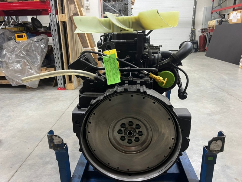 Двигатель Cummins ISB6.7E5 300 л.с. Евро 5, со стартером и генератором (Новый ) / Cummins SO75450